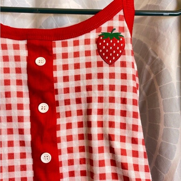 2 Tank Tops - Picture 3 of 10